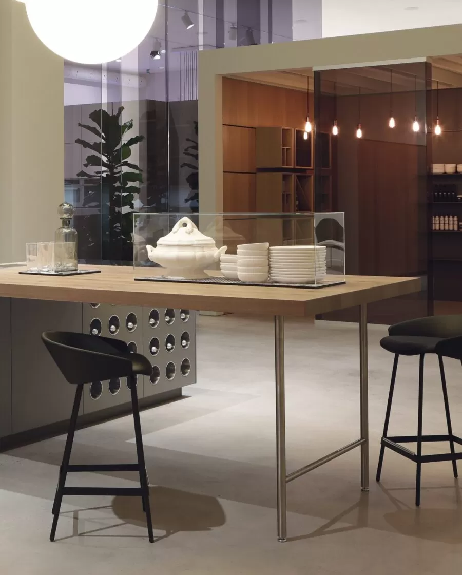 Design low Stools Karl. To furnish with Style - Frezza