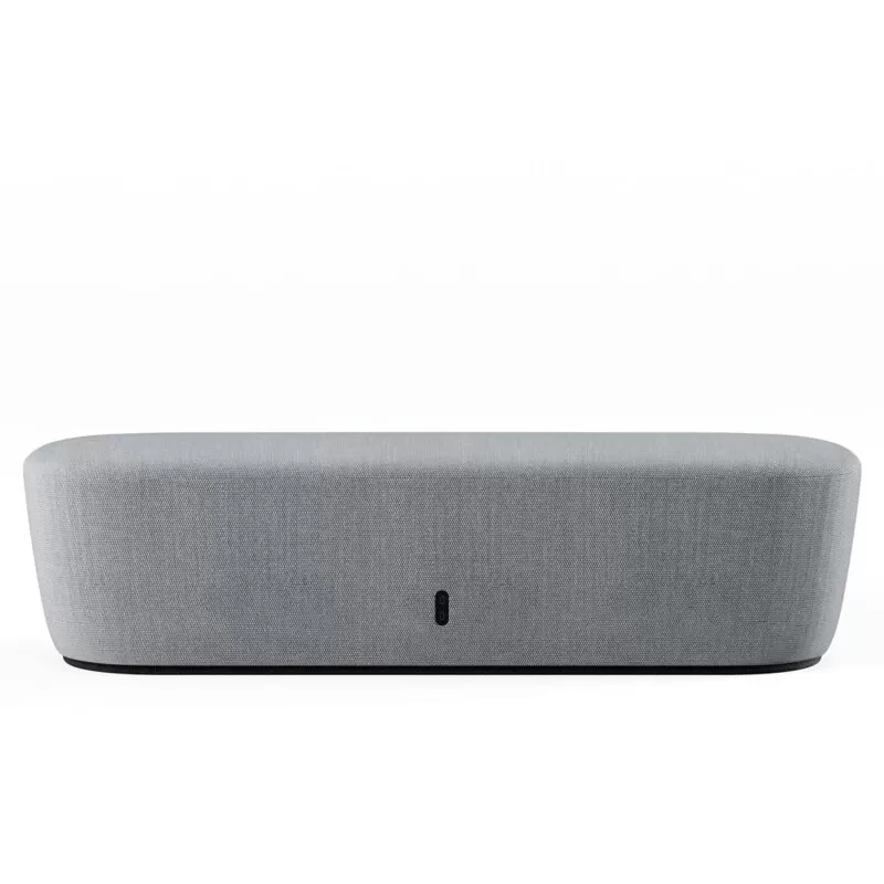 pouf arancione rettangolare da tre posti. Con porta USB
