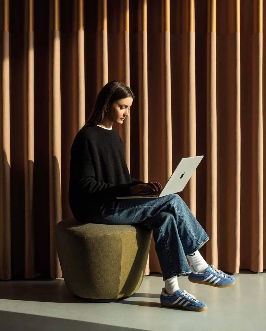 Designer Poufs for Offices, Lobbies and Lounges - Radar Frezza