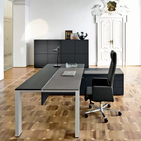 Executive Chairs in Leather or Fabric - Max