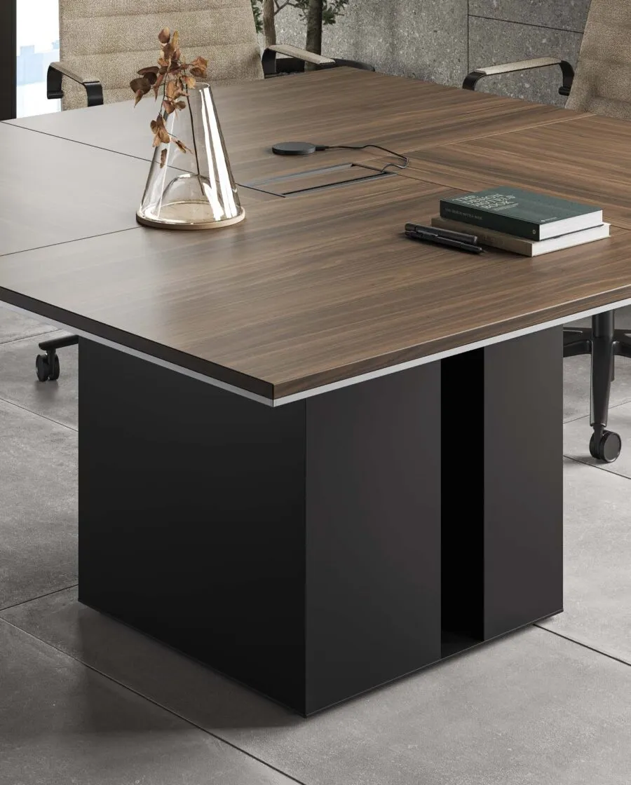 Elegant and Luxury Wood Office Meeting Tables - Ono Frezza
