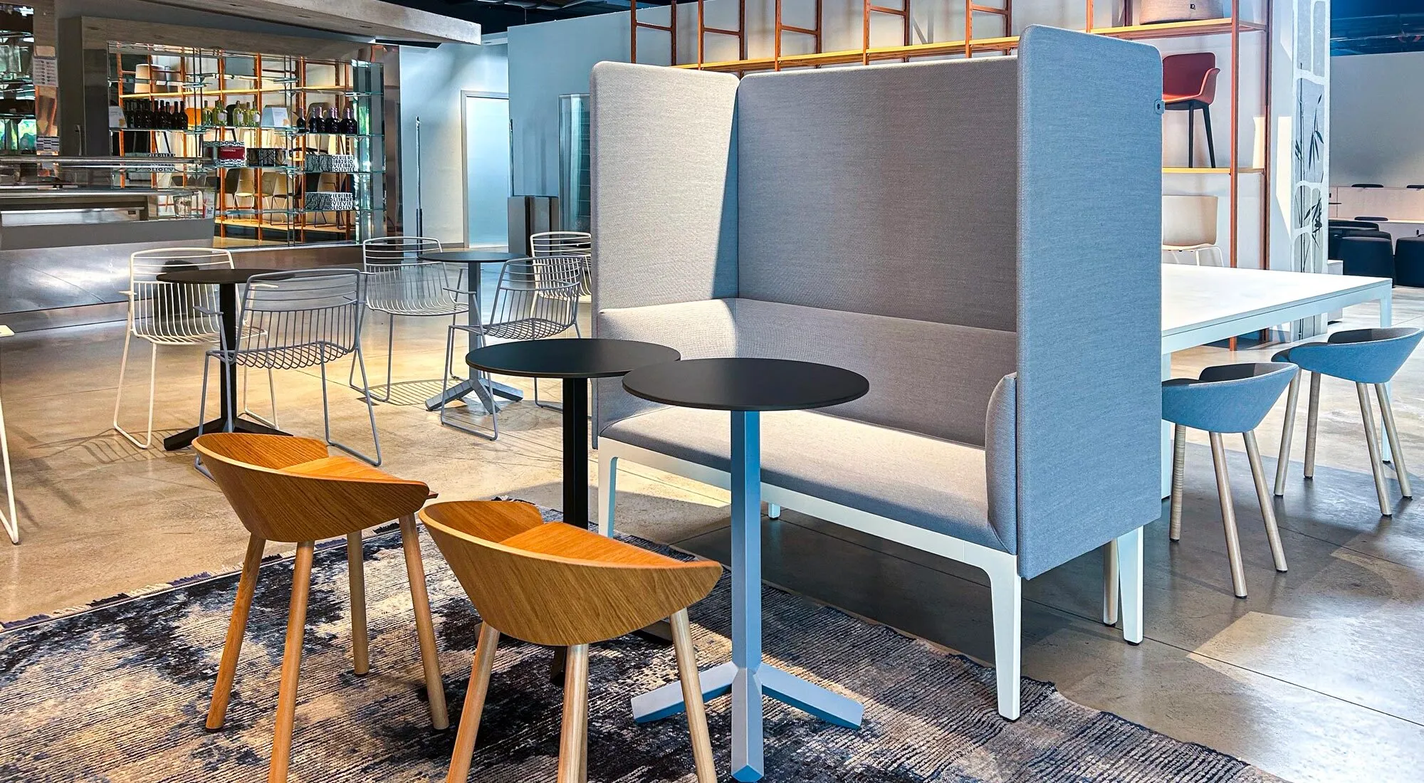 Work Café: the Frezza showroom as a space for connection, well-being, and productivity