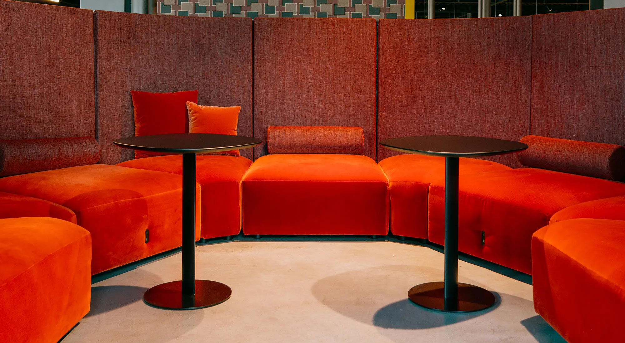 Meeting rooms in Frezza's showroom: a place where tradition meets modernity